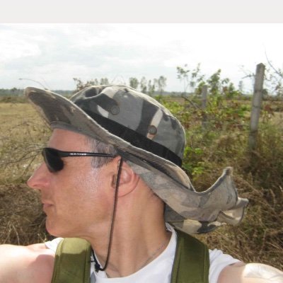 Profile Picture of Steven Stone (@ElephantDude) on Twitter