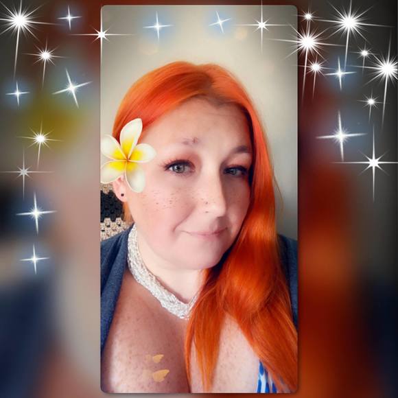 Profile Picture of Sarah Greller (@sarahgreller) on Poshmark
