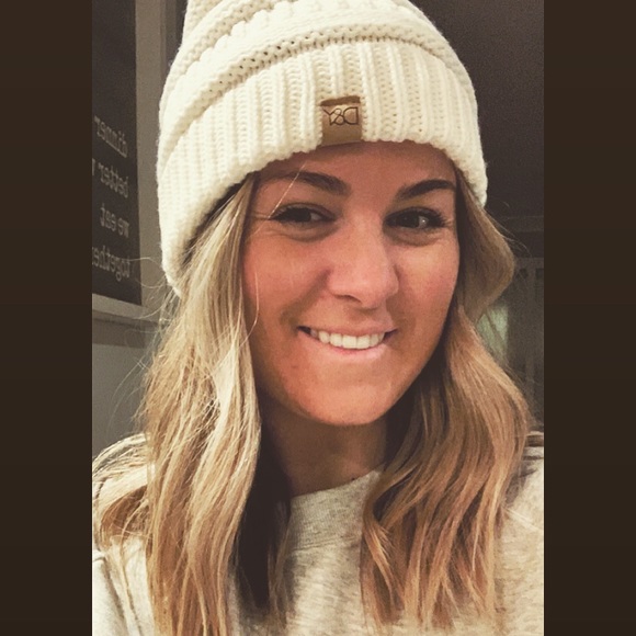 Profile Picture of Karyn Seddon (@kaseddon0117) on Poshmark