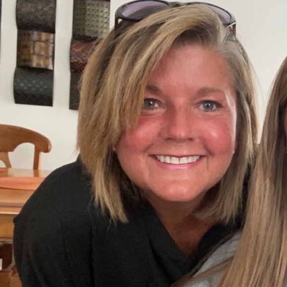 Profile Picture of Janice Grubbe (@janicegrubbe) on Poshmark