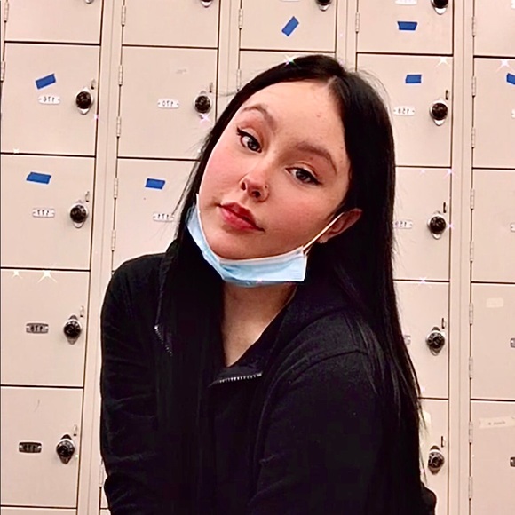 Profile Picture of Alexa Acosta (@acostaalexa420) on Poshmark