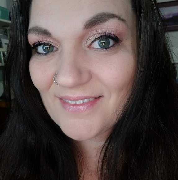 Profile Picture of Dawn Walston (@dragonflydawnc) on Poshmark