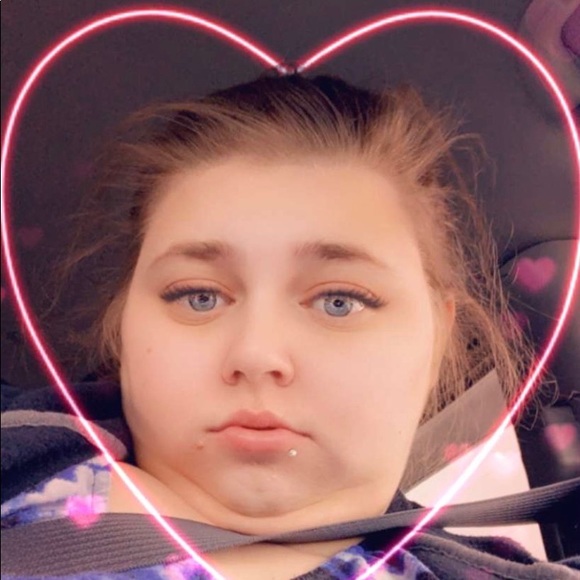 Profile Picture of Tosha Davis (@davistosha) on Poshmark