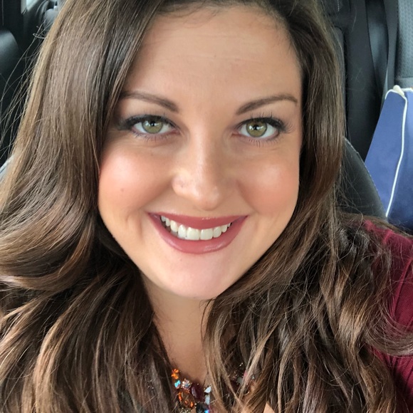 Profile Picture of Haley Murdock (@murdockhl) on Poshmark