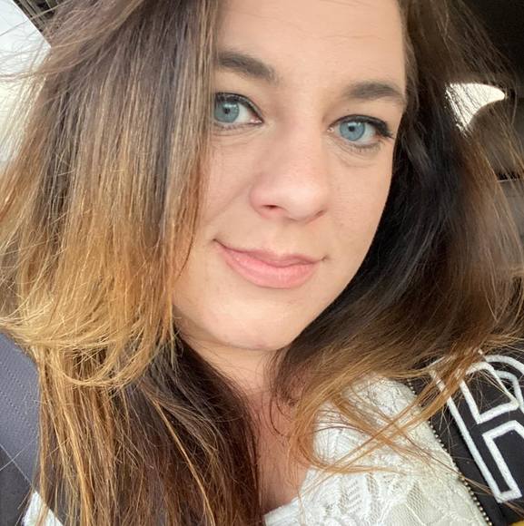 Profile Picture of Tiffany Gorney (@tiffanygorney) on Poshmark