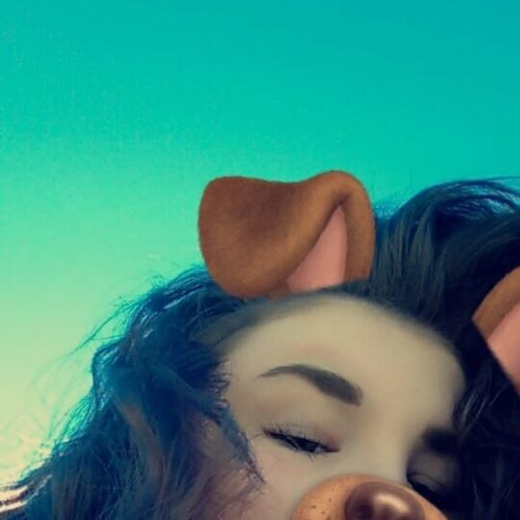 Profile Picture of Alyssa Qualls (@alyssaqualls) on Poshmark