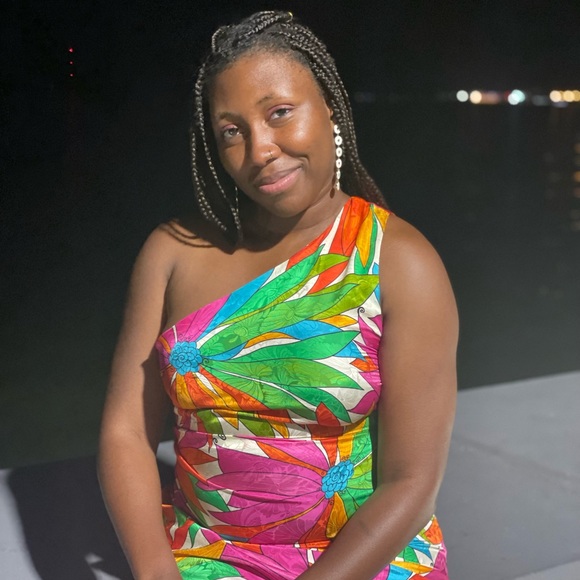 Profile Picture of Charlene Roache (@wereyou5) on Poshmark