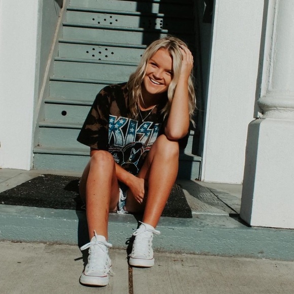 Profile Picture of Madison Buffenbarger (@maddybuff03) on Poshmark