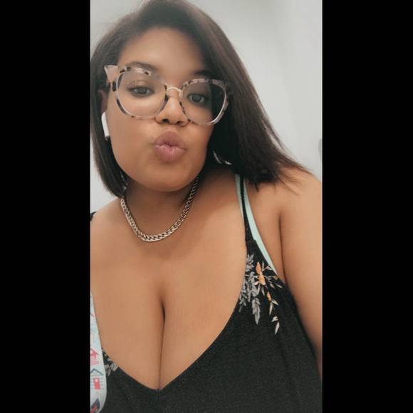 Gissell Garcia - Poshmark Profile Picture of Gissell Garcia (@gissellybellyy) on Poshmark