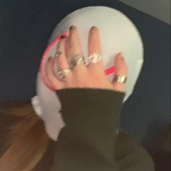 Profile Picture of Alison Workman (@alisonworkma705) on Poshmark