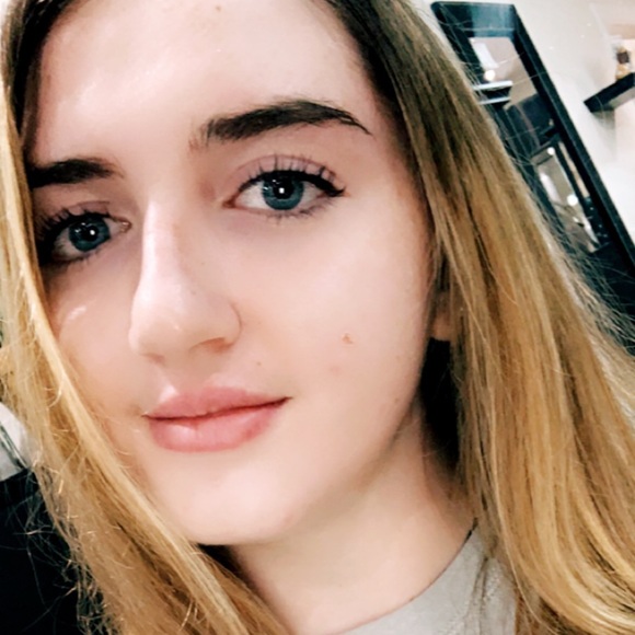 Profile Picture of Sarah Fainer (@sfainer) on Poshmark