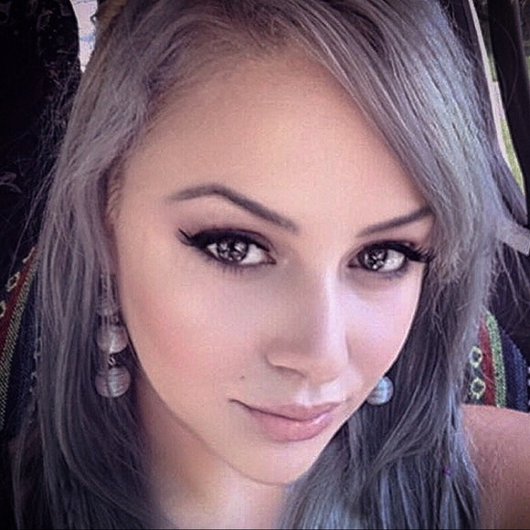 Profile Picture of Christina Saavedra (@trblmkr505) on Poshmark