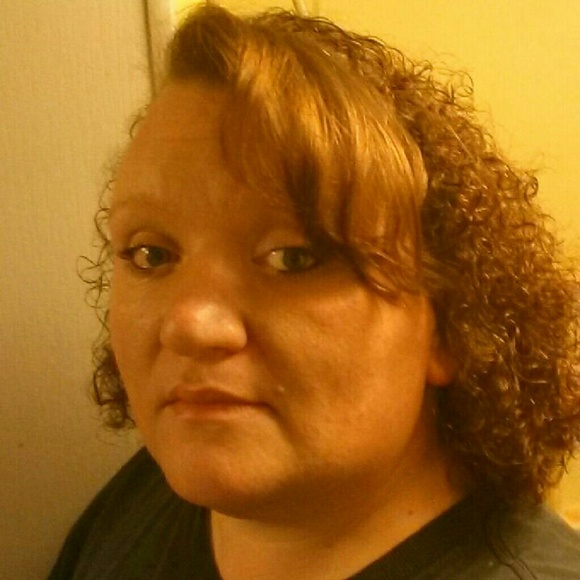 Profile Picture of Mattie Edwards (@mjand3) on Poshmark
