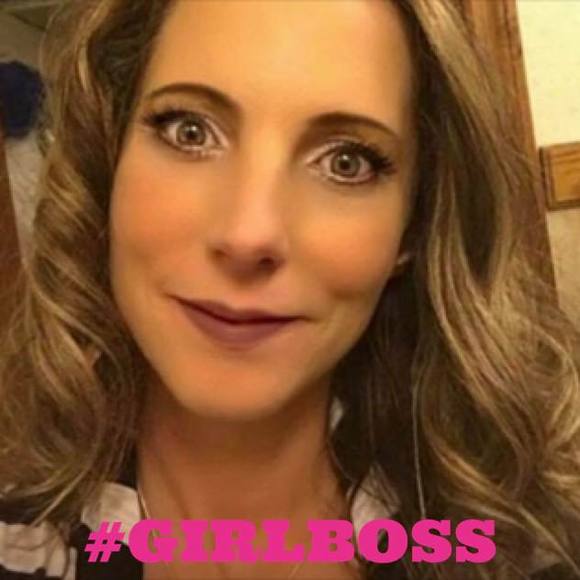 Profile Picture of Melissa Clark (@missyc166) on Poshmark