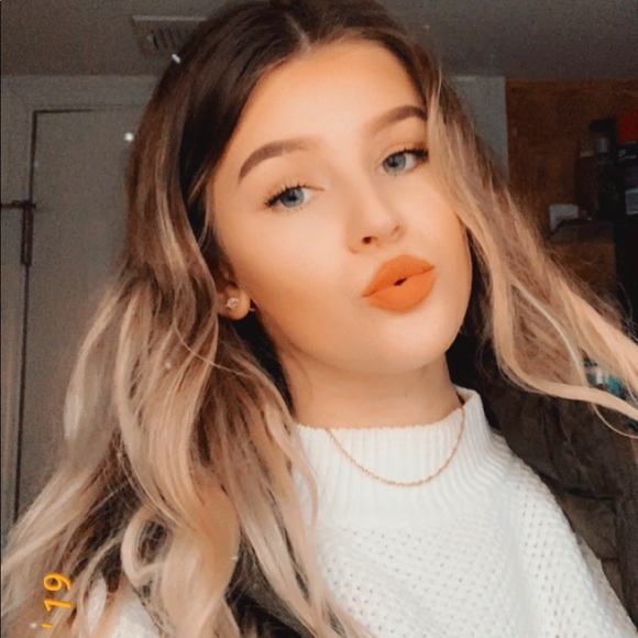 Profile Picture of Anneta Moczarny (@anneta_moczarny) on Poshmark