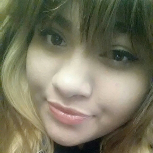 Profile Picture of Monique Rojas (@rojasm65) on Poshmark