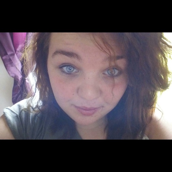 Maria Vilvens - Poshmark Profile Picture of Maria Vilvens (@hillsboro2018) on Poshmark