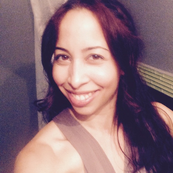 Profile Picture of Miriam Arduengo (@marduengo79) on Poshmark