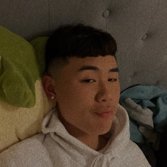 Profile Picture of Jack Yu (@jackyu13092004) on Poshmark