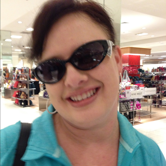 Profile Picture of Amber Carpenter (@photogirl71) on Poshmark