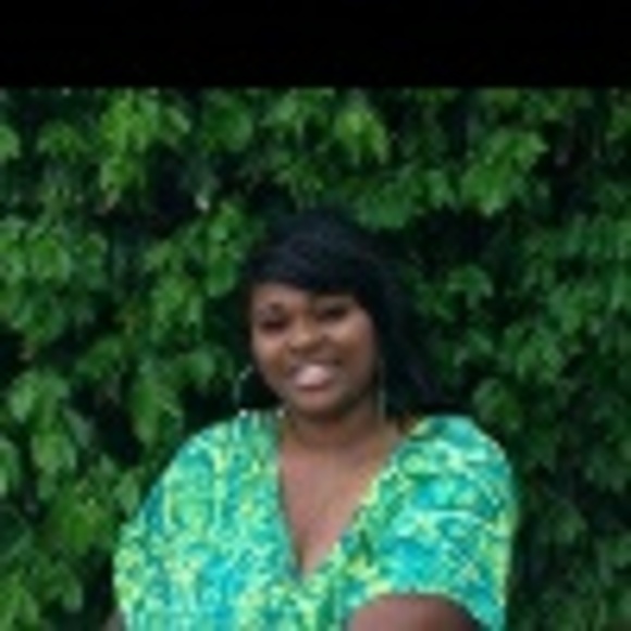 Profile Picture of Ciahna Coleman (@iloveu012487) on Poshmark