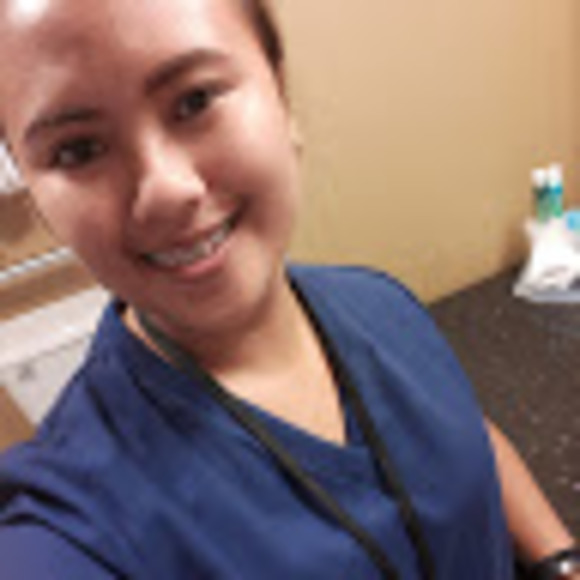 Profile Picture of Giovah Arafiles (@giovaharafiles) on Poshmark