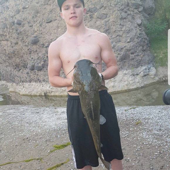 Profile Picture of Kyle Sarrett (@gklmno) on Poshmark