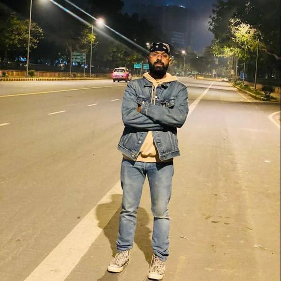 Profile Picture of Karthik Raj (@karthikraj) on Poshmark