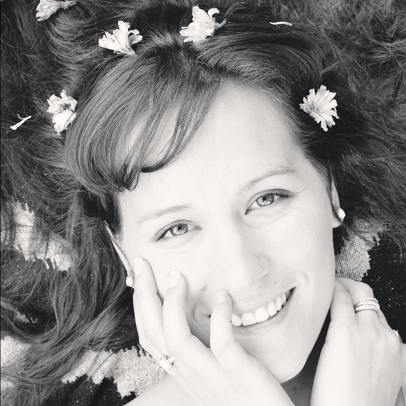 Profile Picture of Pamela Dupont (@pambee83) on Poshmark