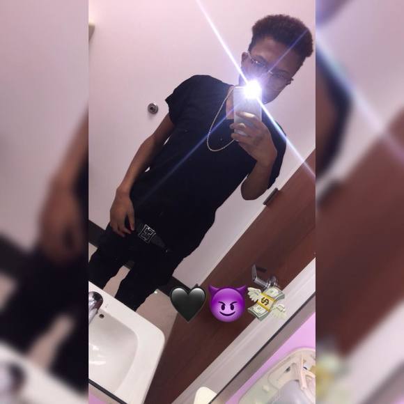 Profile Picture of Wayman Garrett (@waymangarrett) on Poshmark