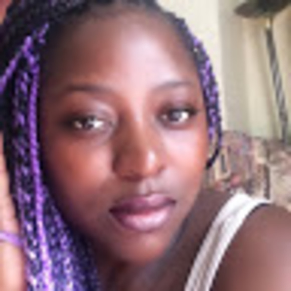 Profile Picture of Nadege Awaka (@2630hinata) on Poshmark