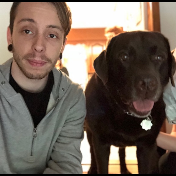 Profile Picture of Tyler Glass (@tglass61691) on Poshmark