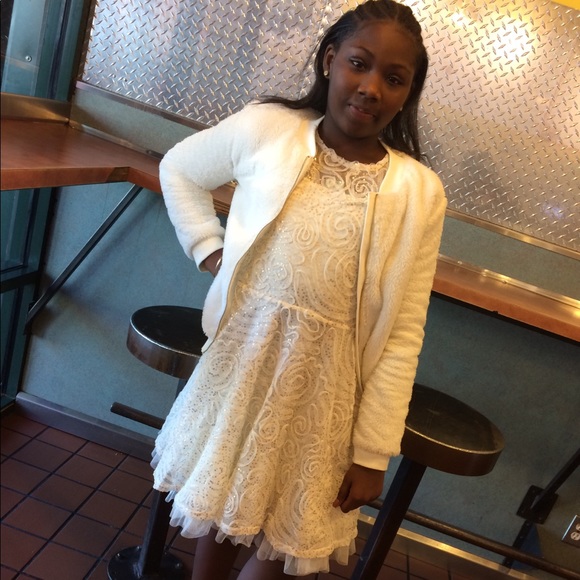 Profile Picture of Iman Moore (@imantocool_25) on Poshmark