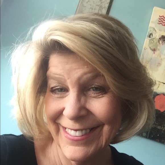 Profile Picture of Jill Piccolino (@jillpiccolino) on Poshmark