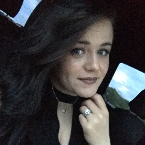 Profile Picture of Kylee Goldsmith (@kygold13) on Poshmark