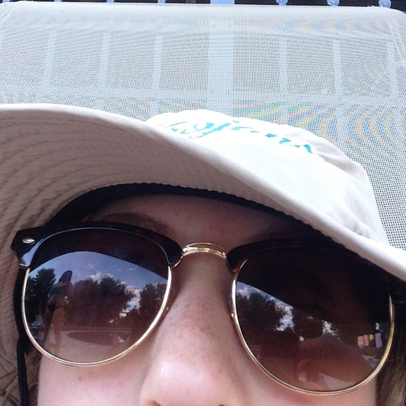 Profile Picture of Grace Vandersteeg (@graceeevan) on Poshmark