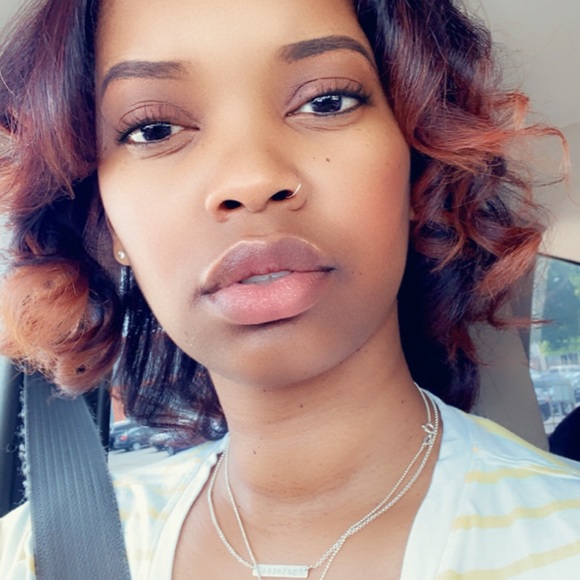 Profile Picture of Dashens Mclendon (@dashenadezare) on Poshmark