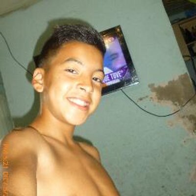 Profile Picture of Solo Se Vive Mejor . (@joelDlr30) on Twitter