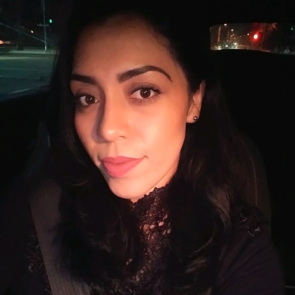 Profile Picture of Ruth Alvarez (@monikinaduarte) on Poshmark