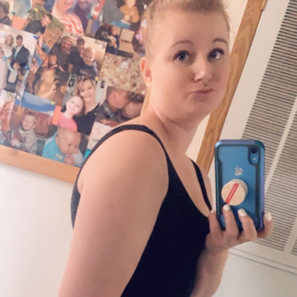 Profile Picture of Annette Brockus (@annettebrockus) on Poshmark