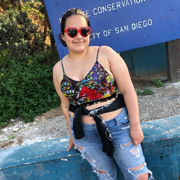 Profile Picture of Angela Mcnabb casamalhuapa (@angie_lettuce) on Poshmark