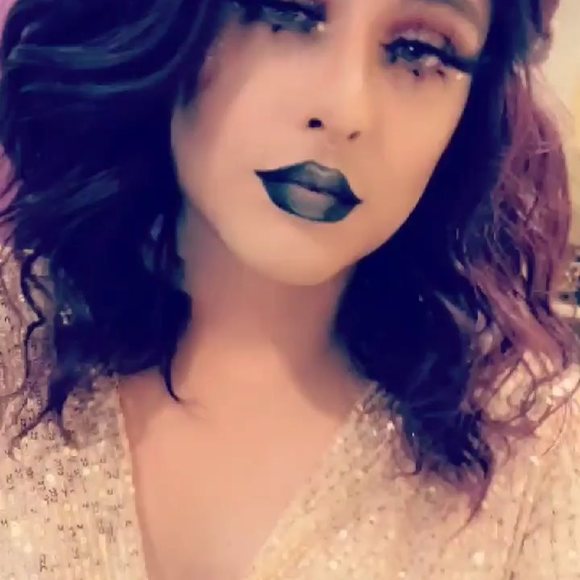 Profile Picture of Mila Laveau (@milalaveau) on Poshmark