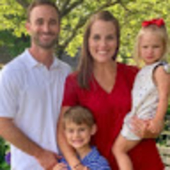 Profile Picture of Lori Waits (@loriwaits13) on Poshmark