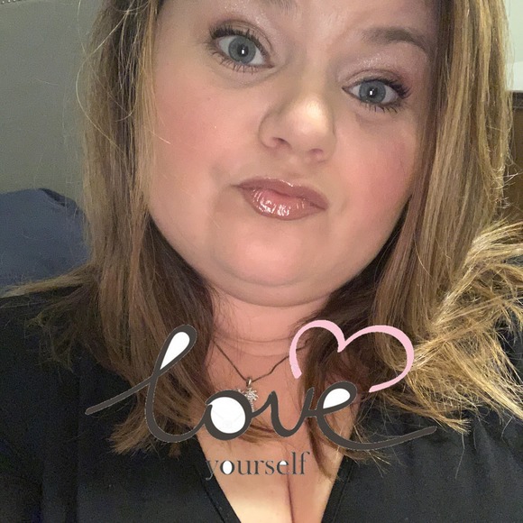 Profile Picture of Cory Settle (@csettle2014) on Poshmark