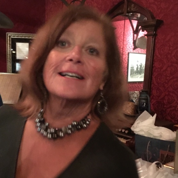 Profile Picture of Linda Jarvis (@lljarvis) on Poshmark