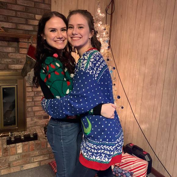 Profile Picture of Kendyl Overbey (@kenoverb) on Poshmark