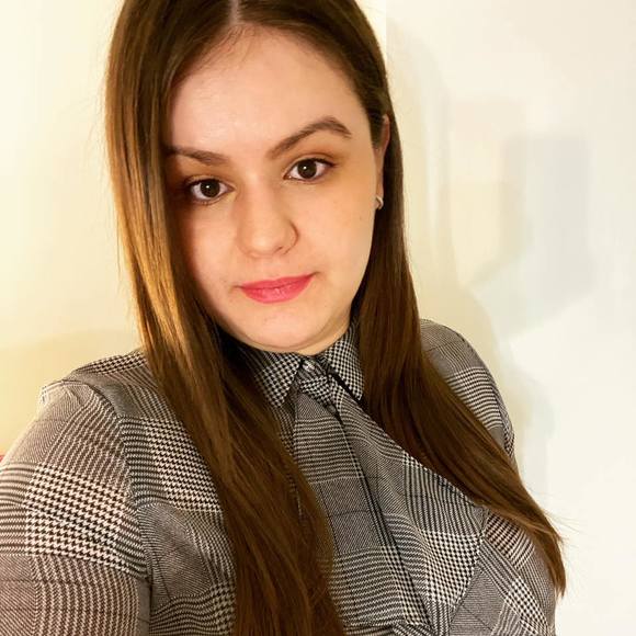 Profile Picture of Lorena Bejan (@lolo486) on Poshmark