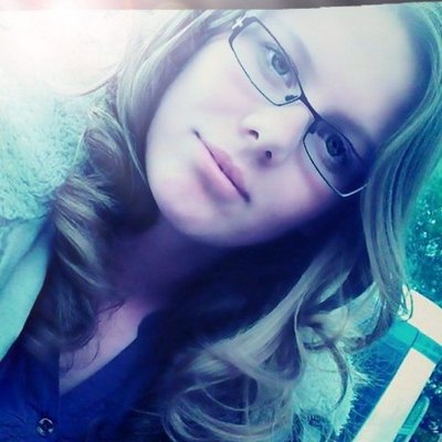 Profile Picture of Kim Hiller (@killerbine1998) on Twitter
