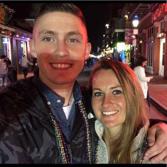 Profile Picture of Ashley Haefs (@ash_lynn12) on Poshmark
