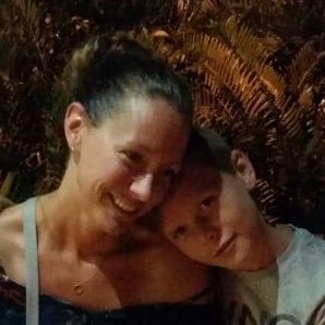 Profile Picture of Mandy Croy (@42d46123f85441b) on Twitter
